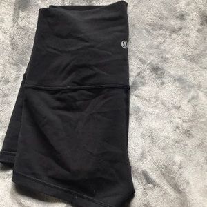 lululemon booty shorts size 4